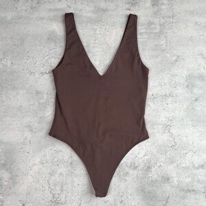 Aritzia Babaton brown plunge v-neck bodysuit